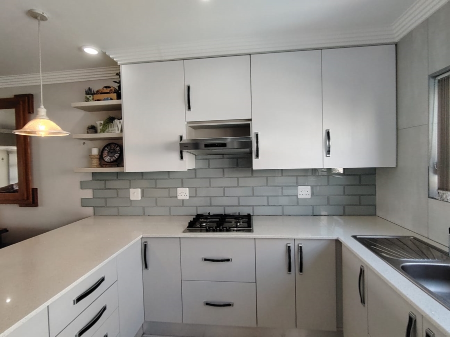 3 Bedroom Property for Sale in Hartenbos Central Western Cape